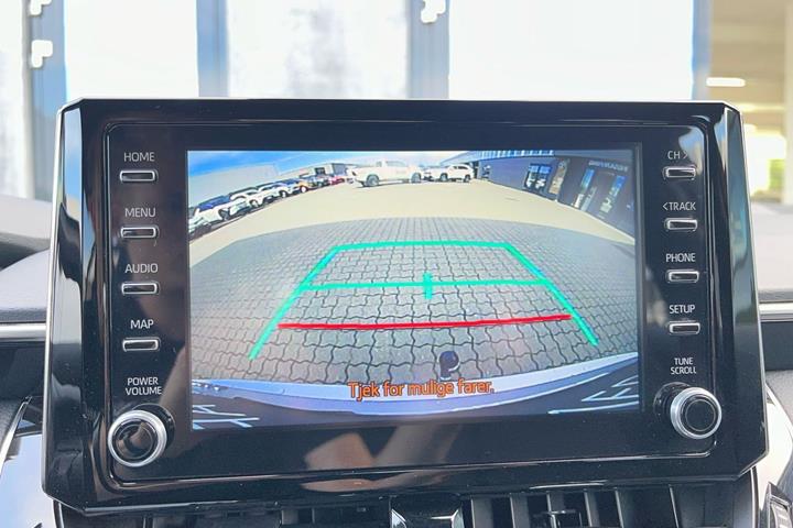 Grå Toyota Corolla fra 2021