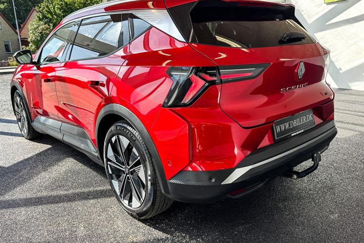 Rød Renault Scénic fra 2024