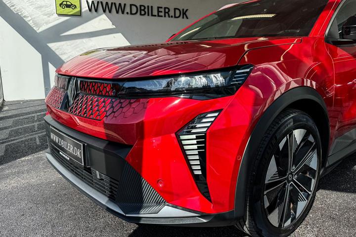 Rød Renault Scénic fra 2024