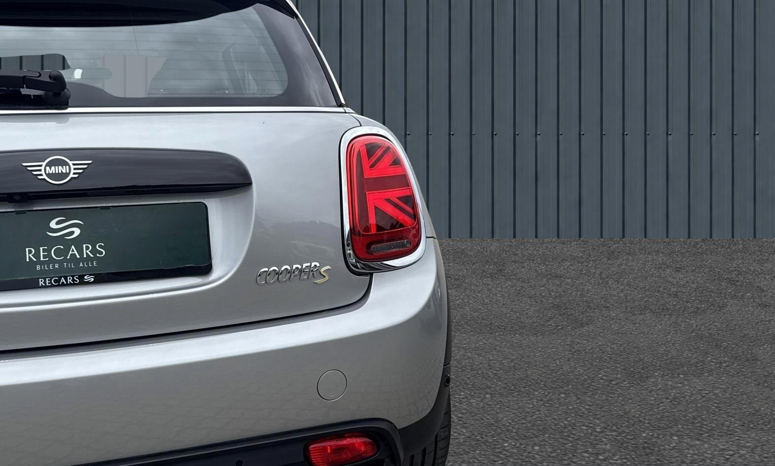 Sølv Mini Cooper SE fra 2023