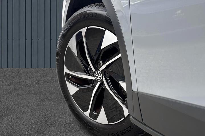 Grå VW ID.4 fra 2023