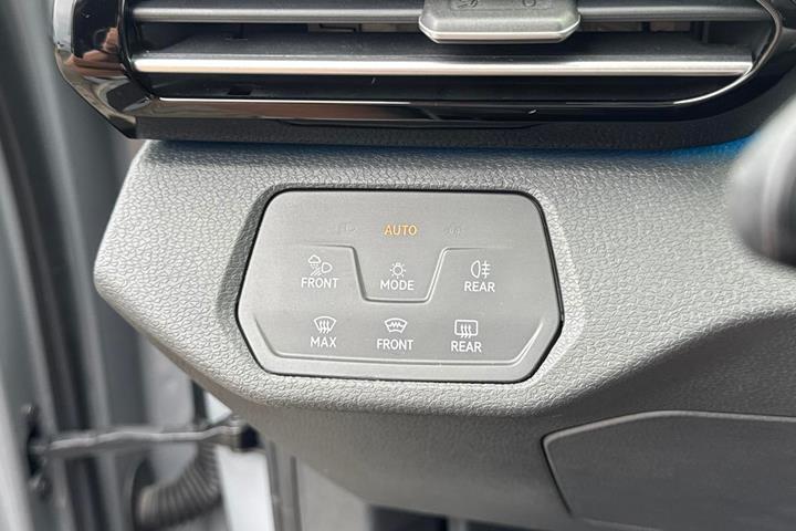 Grå VW ID.4 fra 2023