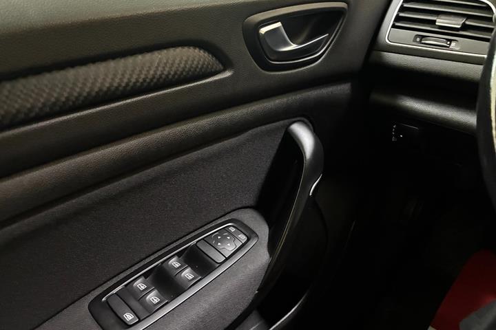 Sort Renault Megane IV fra 2017