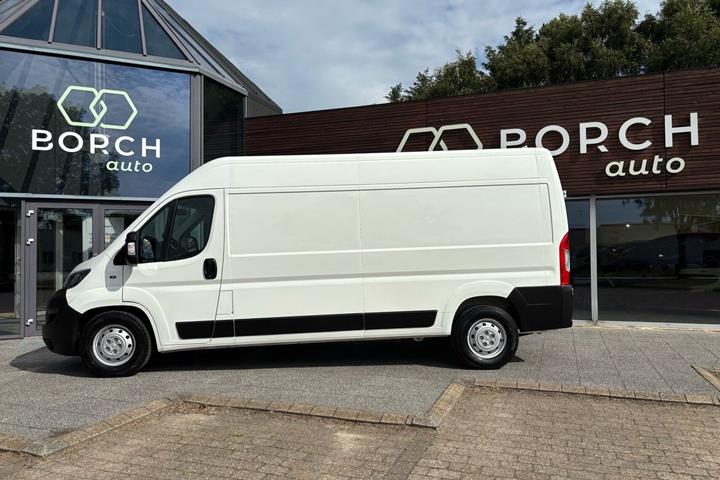 Hvid Peugeot e-Boxer 435 fra 2021
