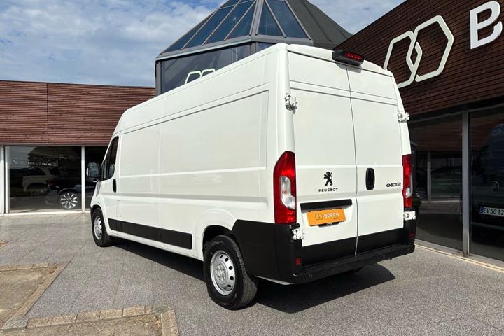 Hvid Peugeot e-Boxer 435 fra 2021