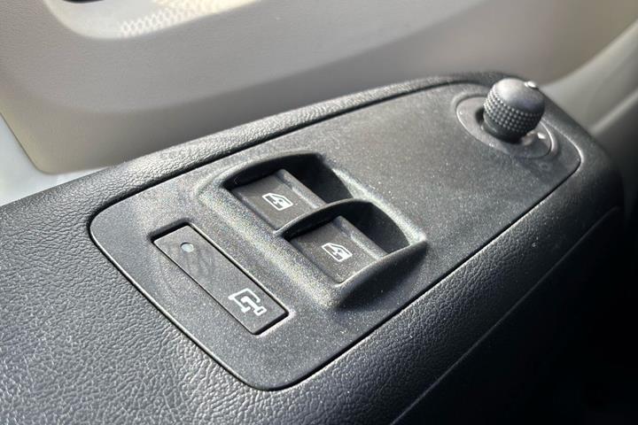 Hvid Peugeot e-Boxer 435 fra 2021