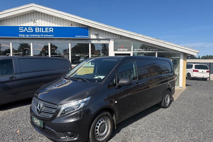 Sort Mercedes Vito 119 fra 2021