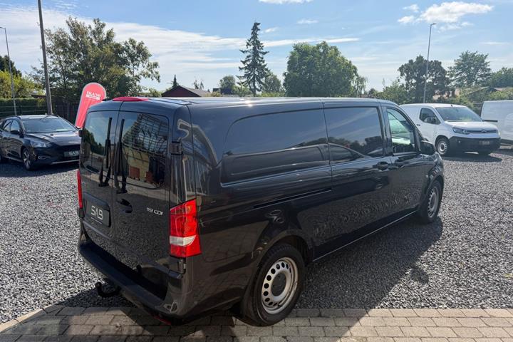 Sort Mercedes Vito 119 fra 2021
