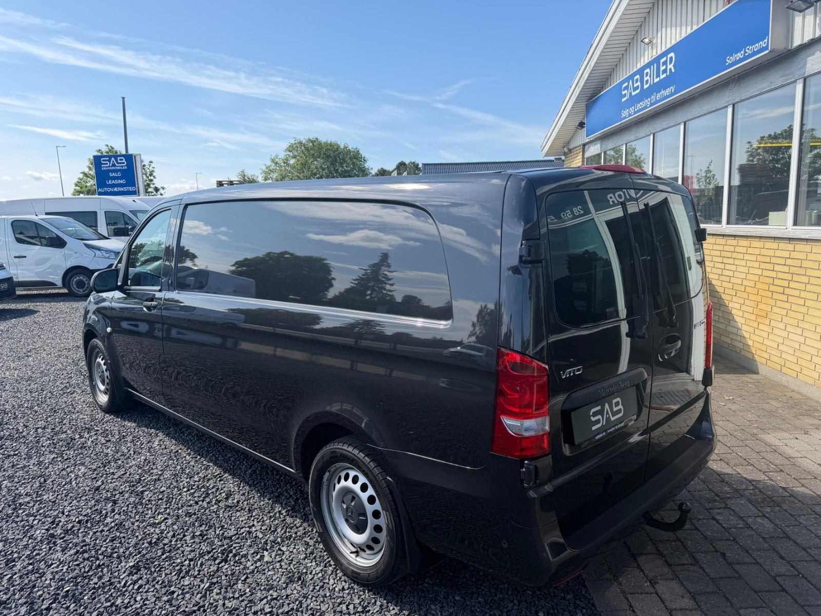 Sort Mercedes Vito 119 fra 2021