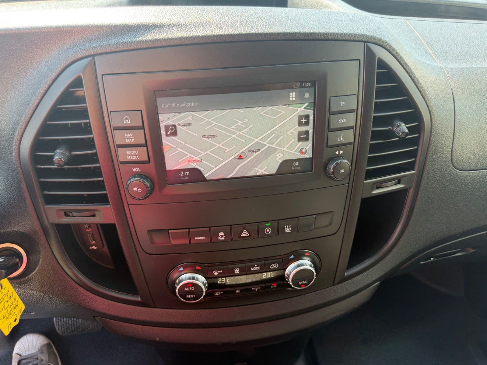 Sort Mercedes Vito 119 fra 2021