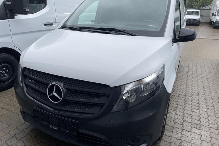 Hvid Mercedes Vito 111 fra 2017