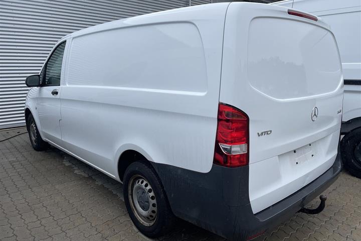 Hvid Mercedes Vito 111 fra 2017