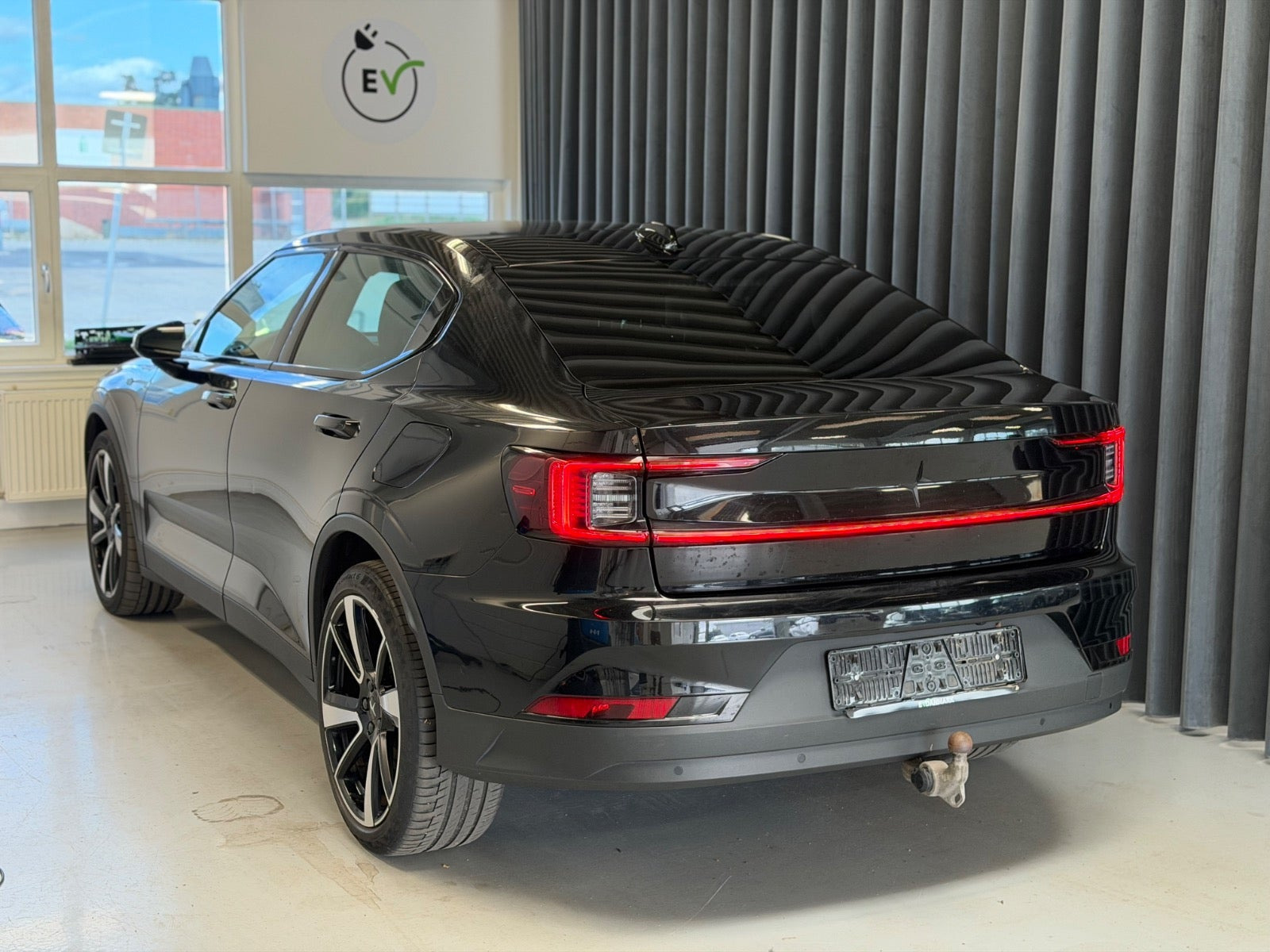 Sort Polestar 2 fra 2022