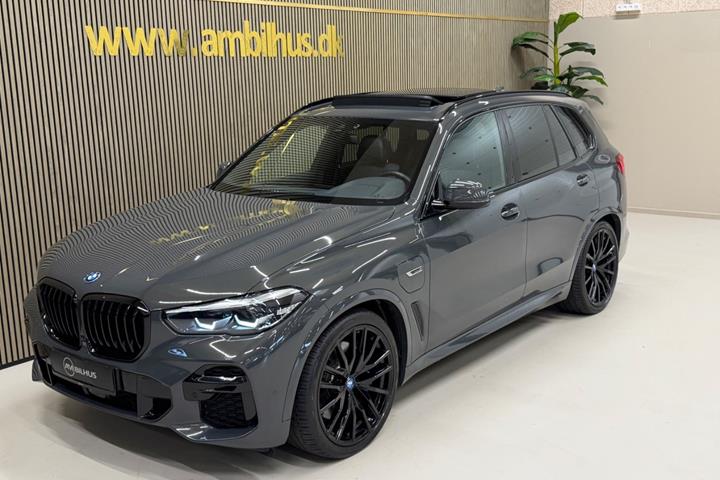 Grå BMW X5 fra 2023
