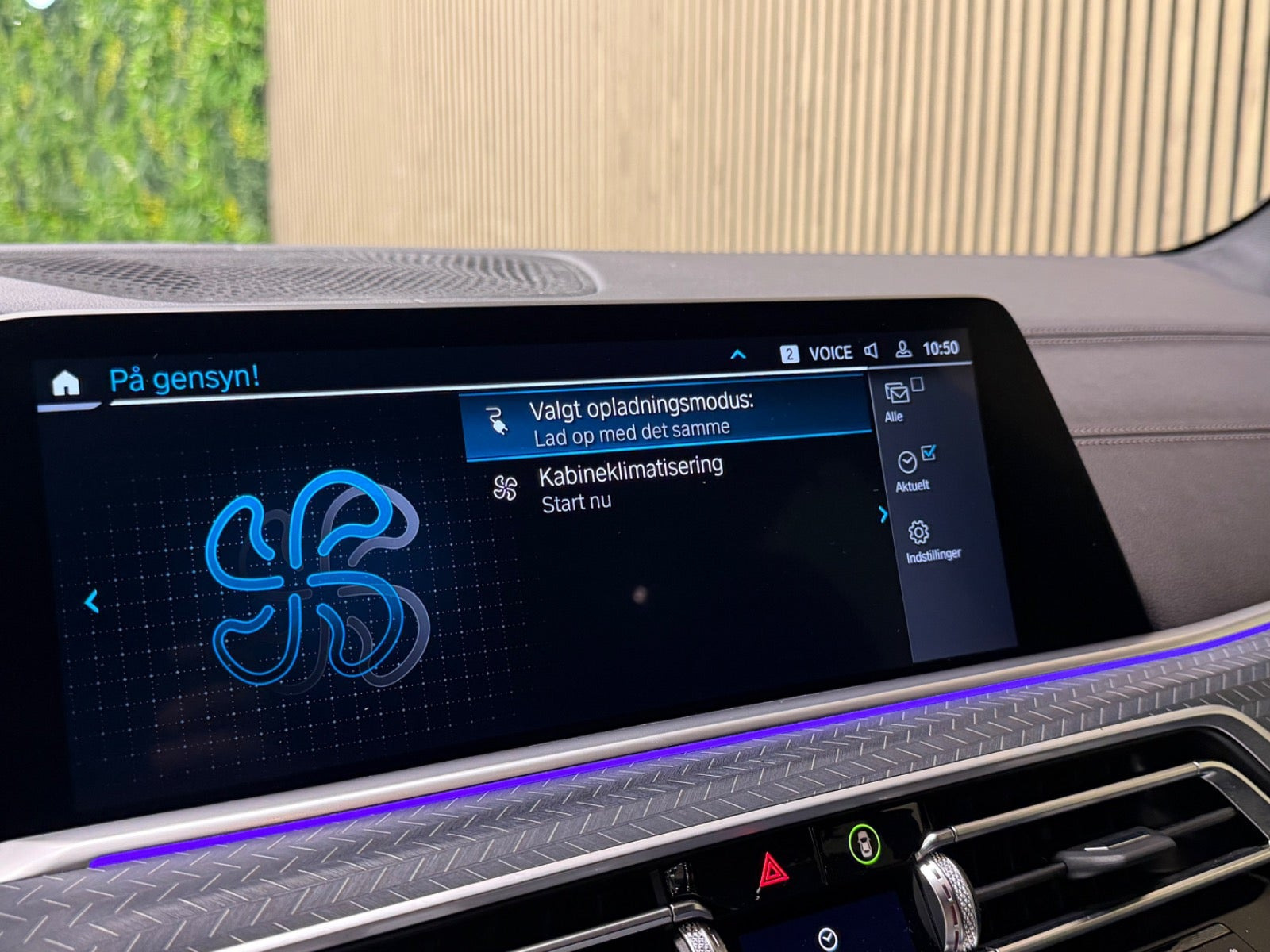 Grå BMW X5 fra 2023