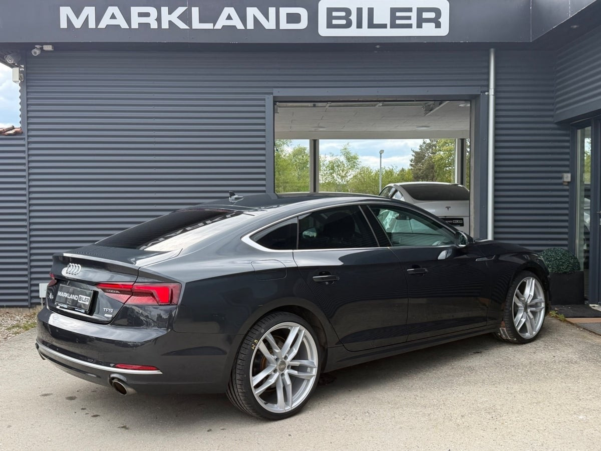 Grå Audi A5 fra 2018