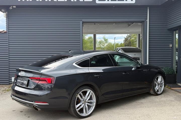Grå Audi A5 fra 2018