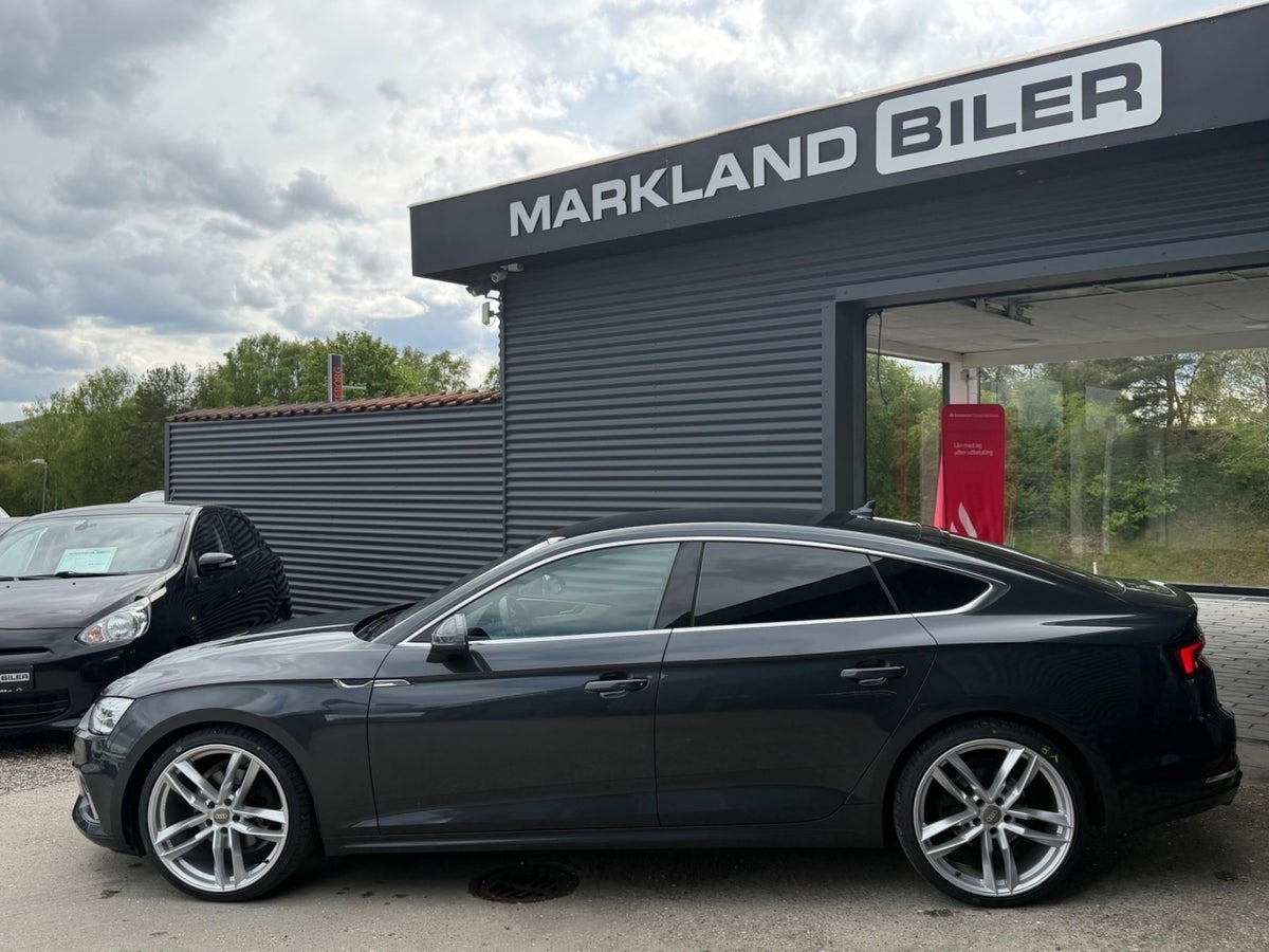 Grå Audi A5 fra 2018