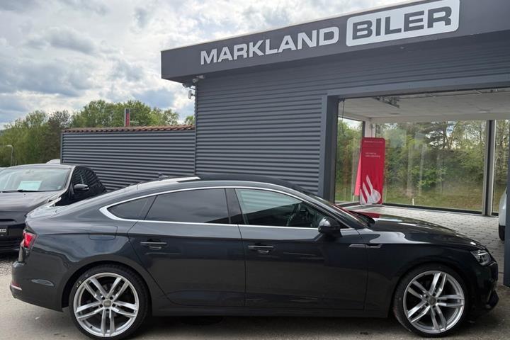 Grå Audi A5 fra 2018