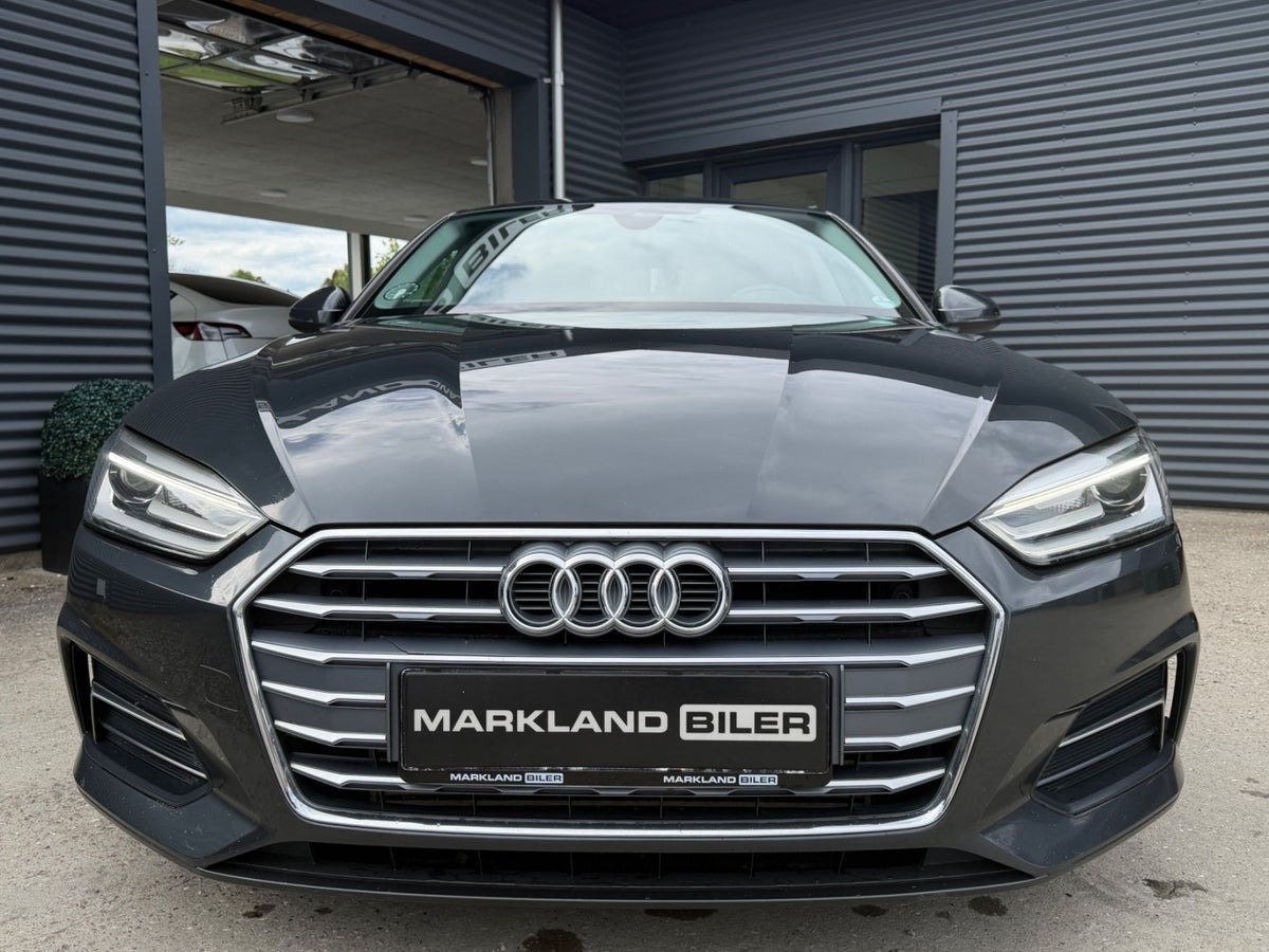 Grå Audi A5 fra 2018