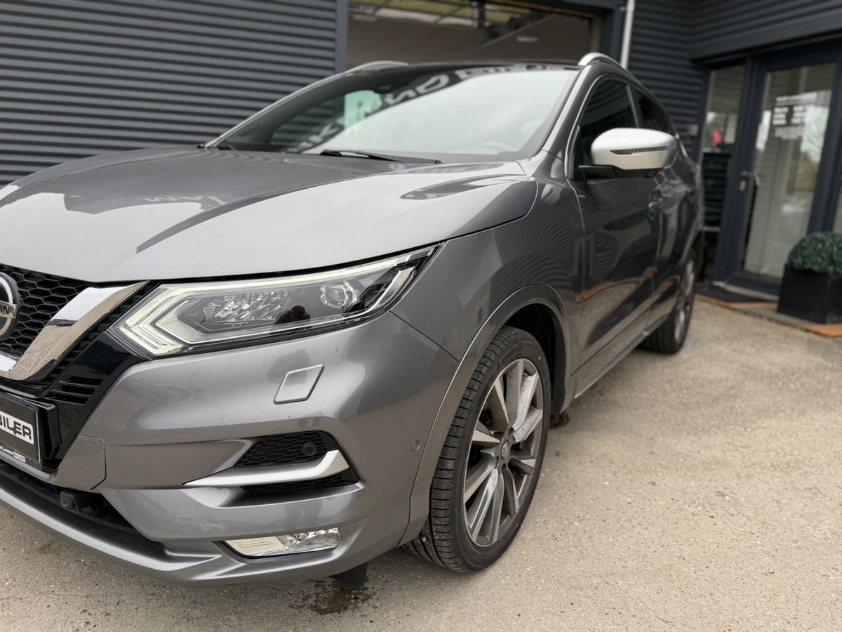 Grå Nissan Qashqai fra 2020