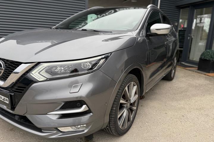 Grå Nissan Qashqai fra 2020