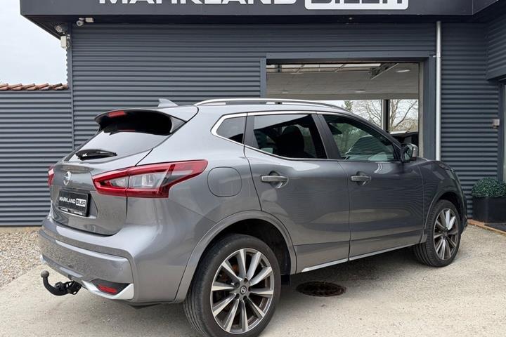 Grå Nissan Qashqai fra 2020