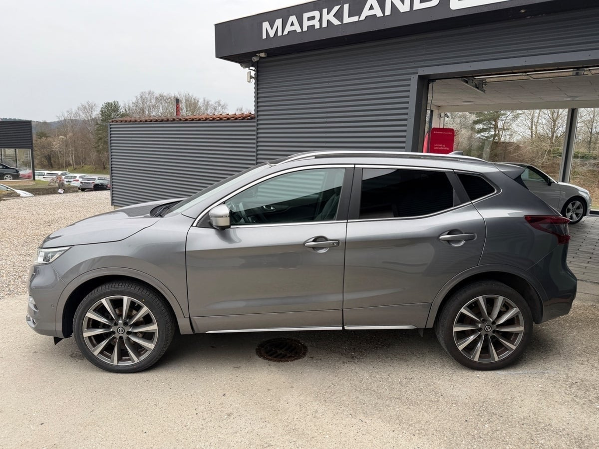 Grå Nissan Qashqai fra 2020