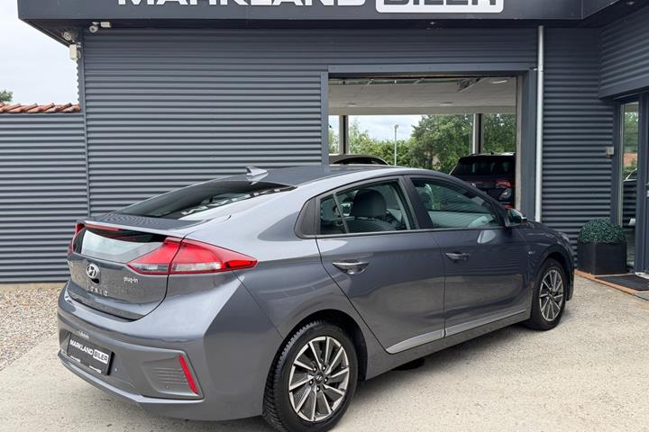 Grå Hyundai Ioniq fra 2020