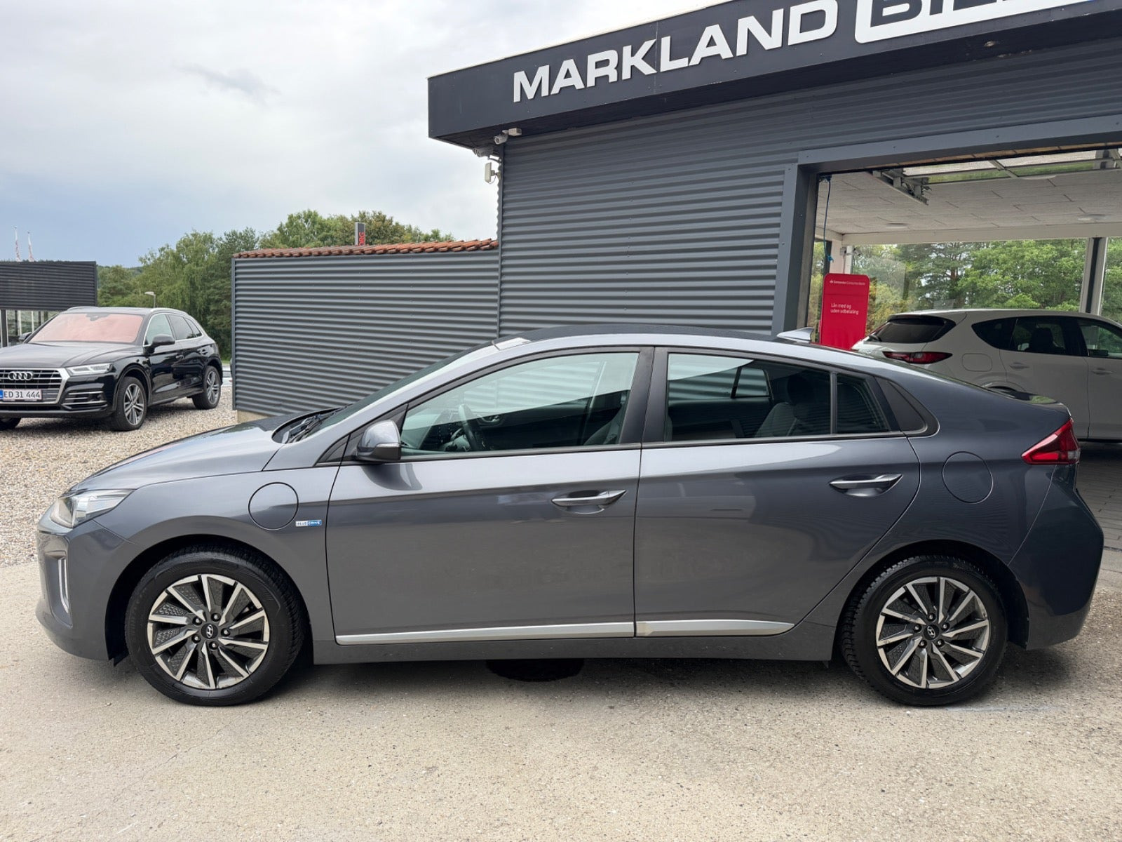 Grå Hyundai Ioniq fra 2020