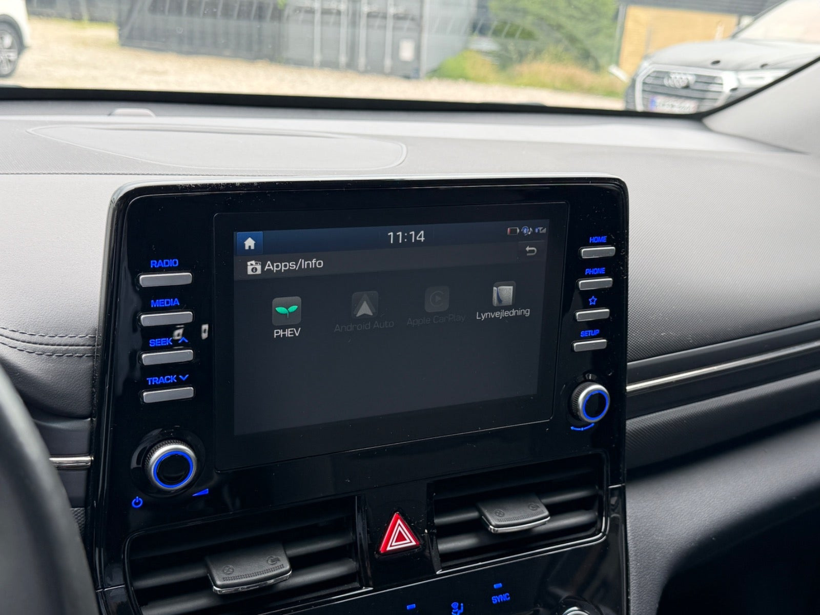 Grå Hyundai Ioniq fra 2020