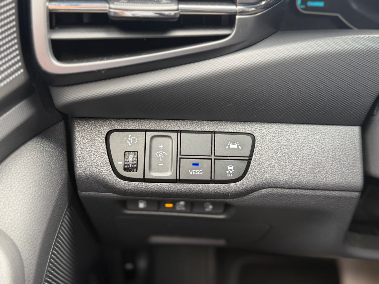 Grå Hyundai Ioniq fra 2020