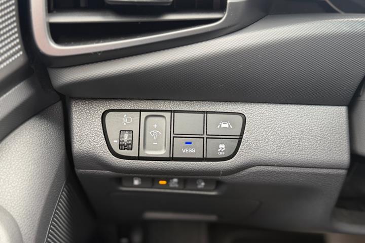 Grå Hyundai Ioniq fra 2020