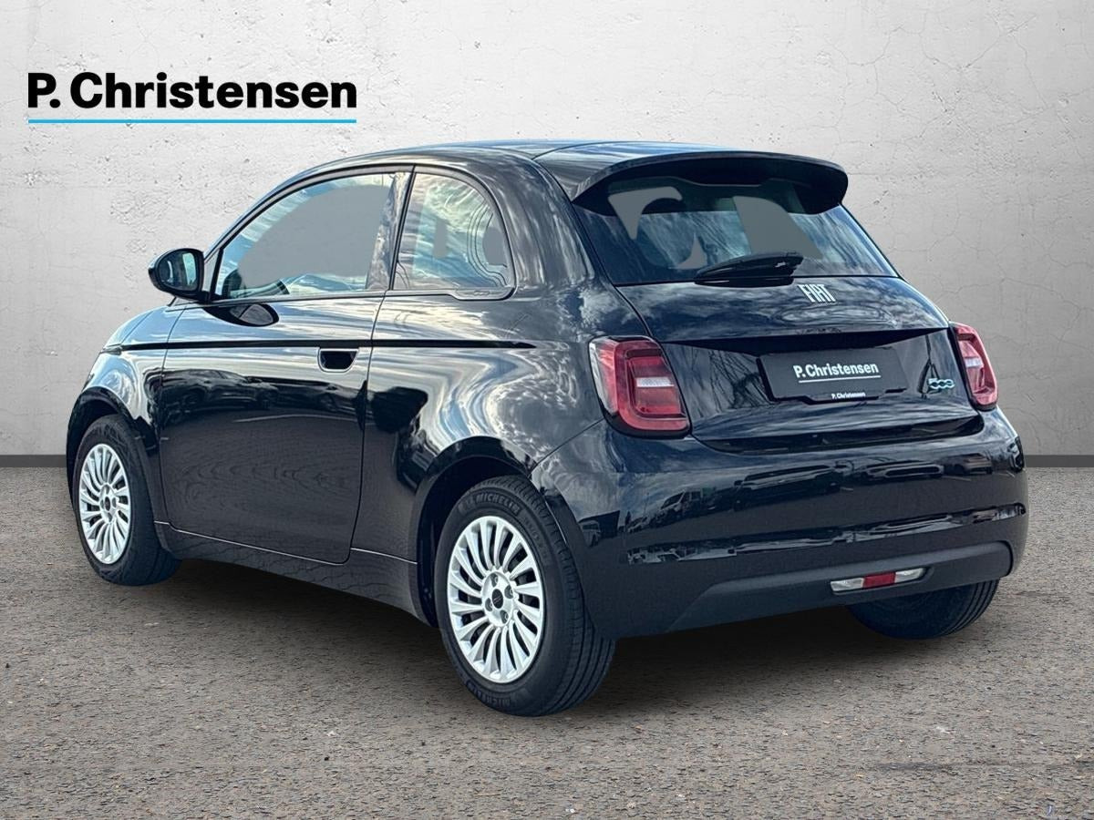 Sort Fiat 500e fra 2023