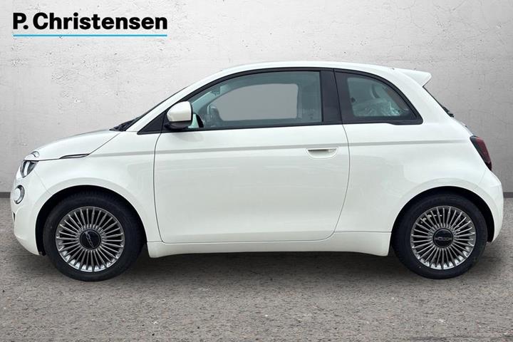 Hvid Fiat 500e fra 2023