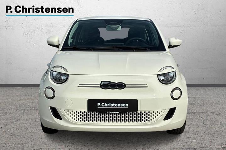 Hvid Fiat 500e fra 2023