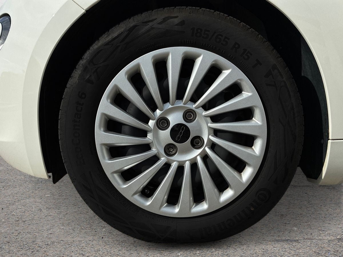 Hvid Fiat 500e fra 2023