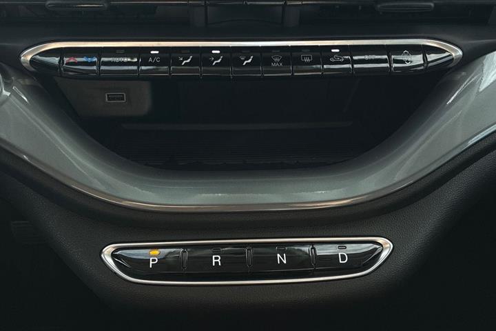 Hvid Fiat 500e fra 2023