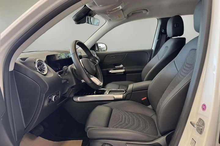 Hvid Mercedes EQB250+ fra 2025