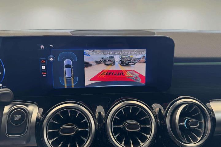Hvid Mercedes EQB250+ fra 2025