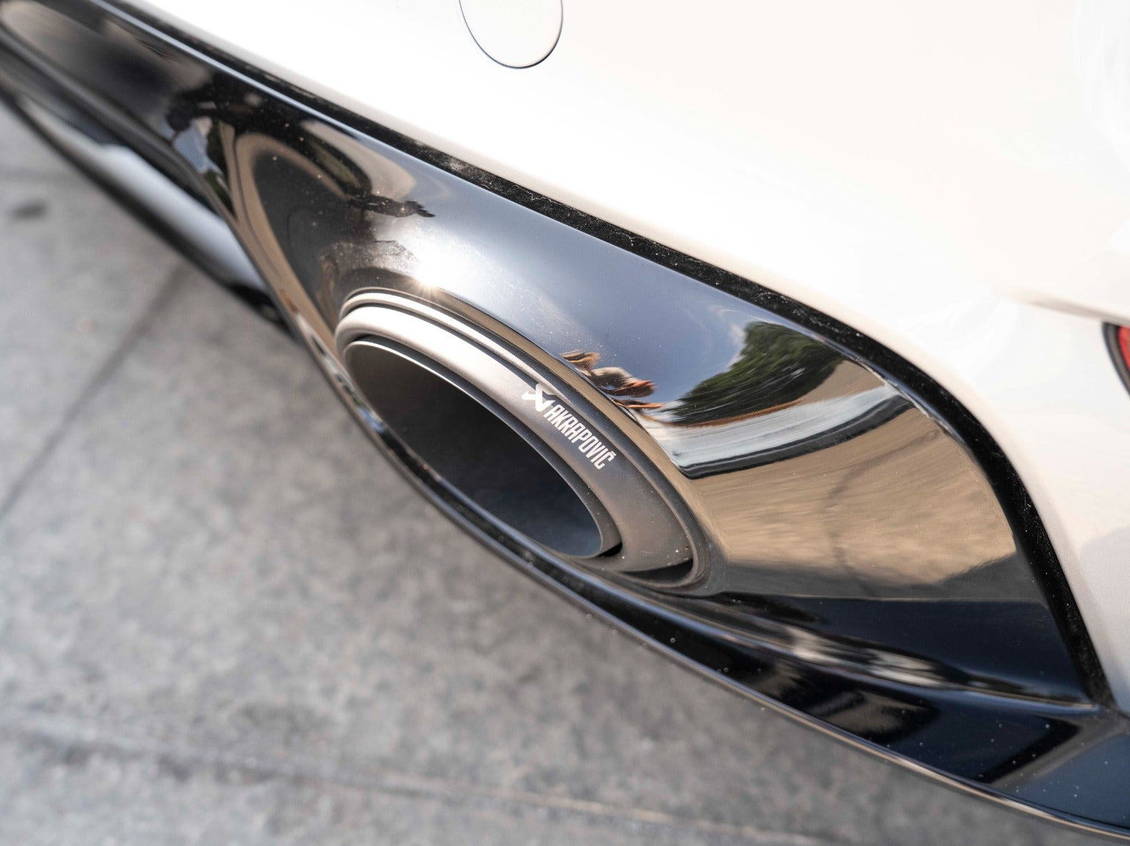 Sølv Porsche 911 Turbo S fra 2021