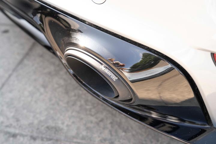 Sølv Porsche 911 Turbo S fra 2021
