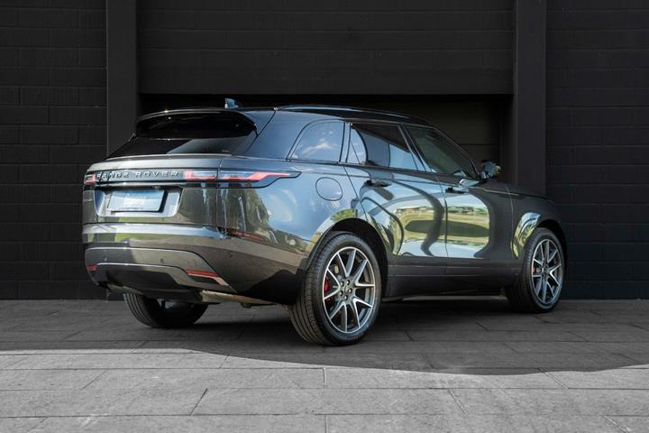 Grå Land Rover Range Rover Velar fra 2024
