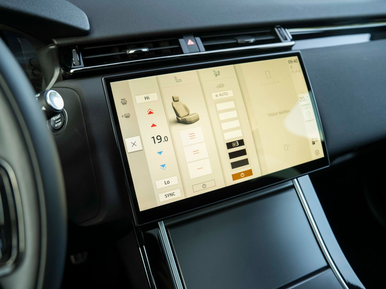 Grå Land Rover Range Rover Velar fra 2024