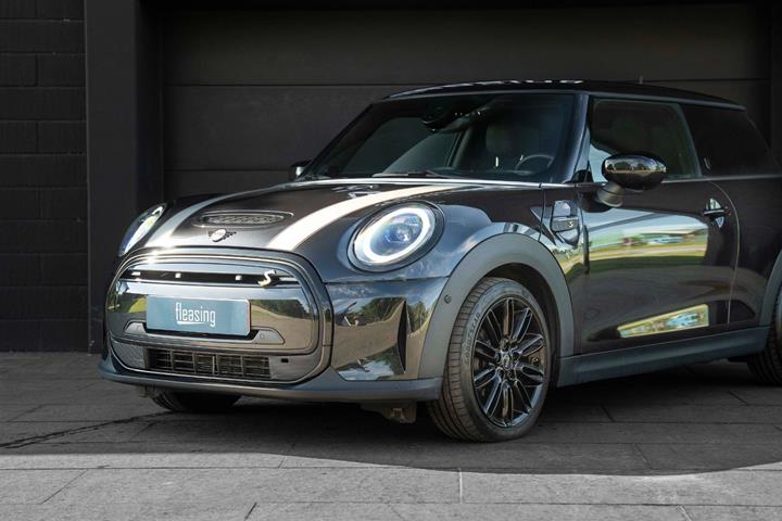 Sort Mini Cooper SE fra 2022