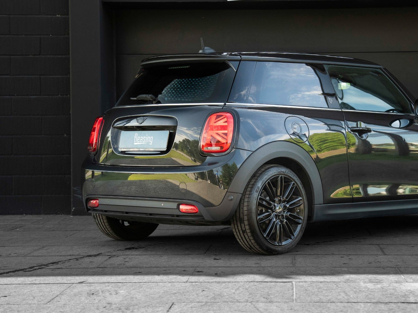 Sort Mini Cooper SE fra 2022