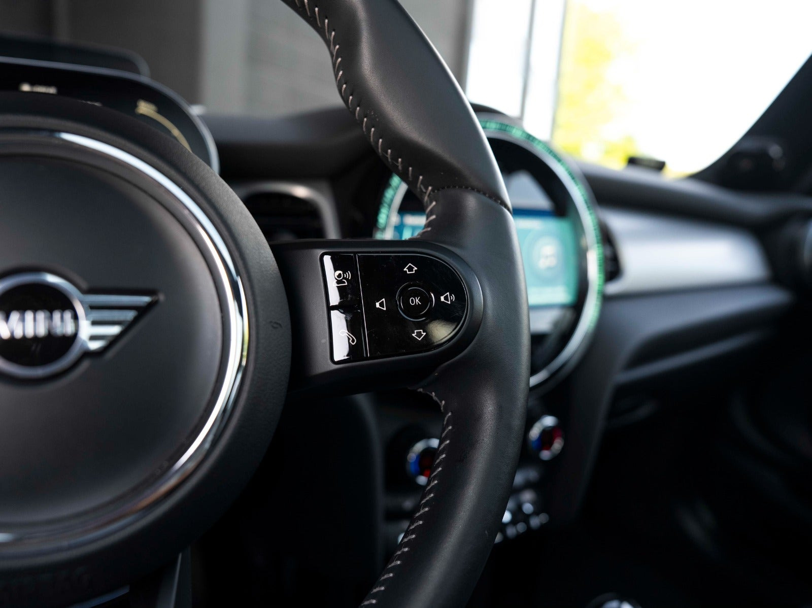 Sort Mini Cooper SE fra 2022