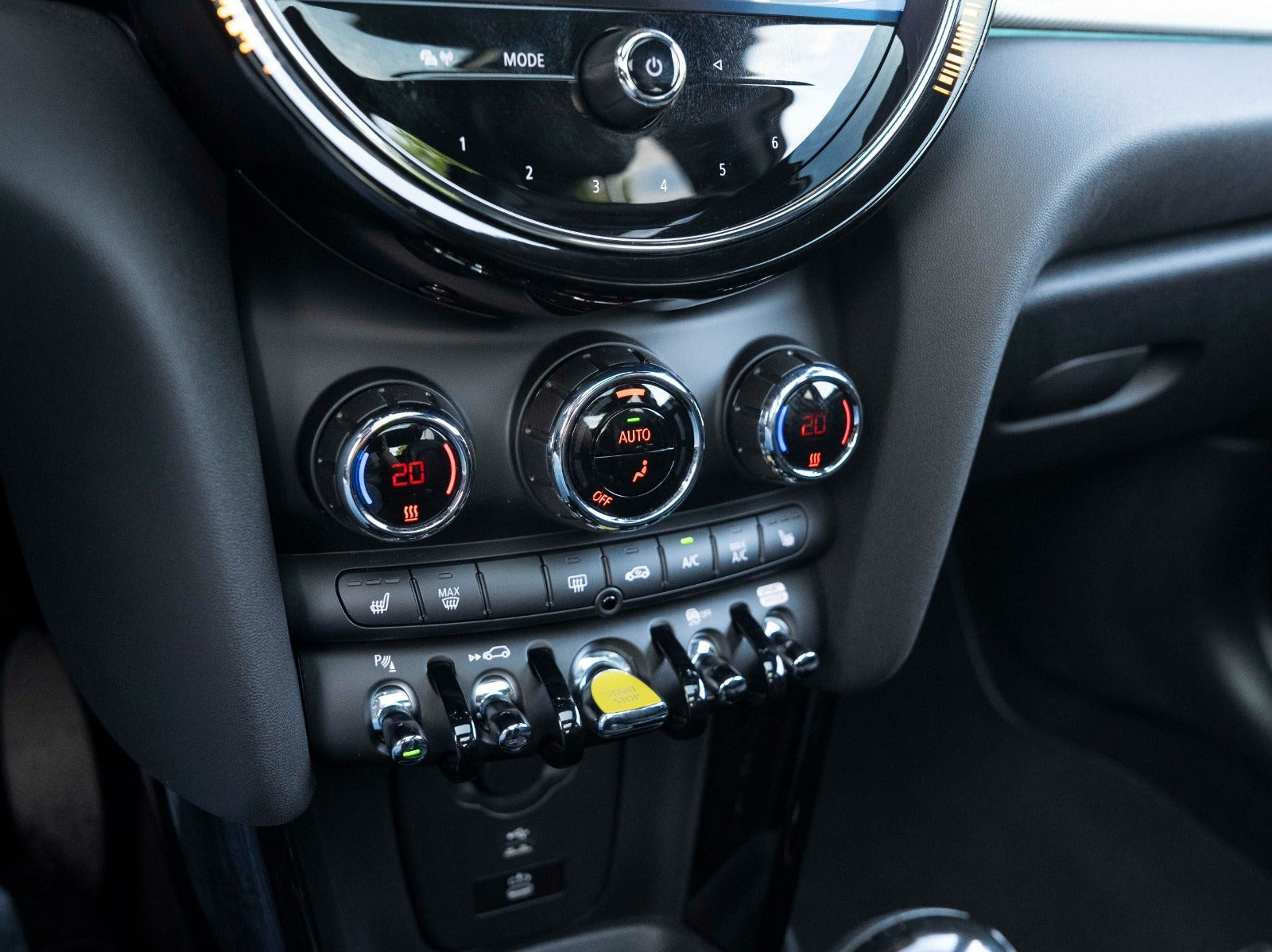 Sort Mini Cooper SE fra 2022