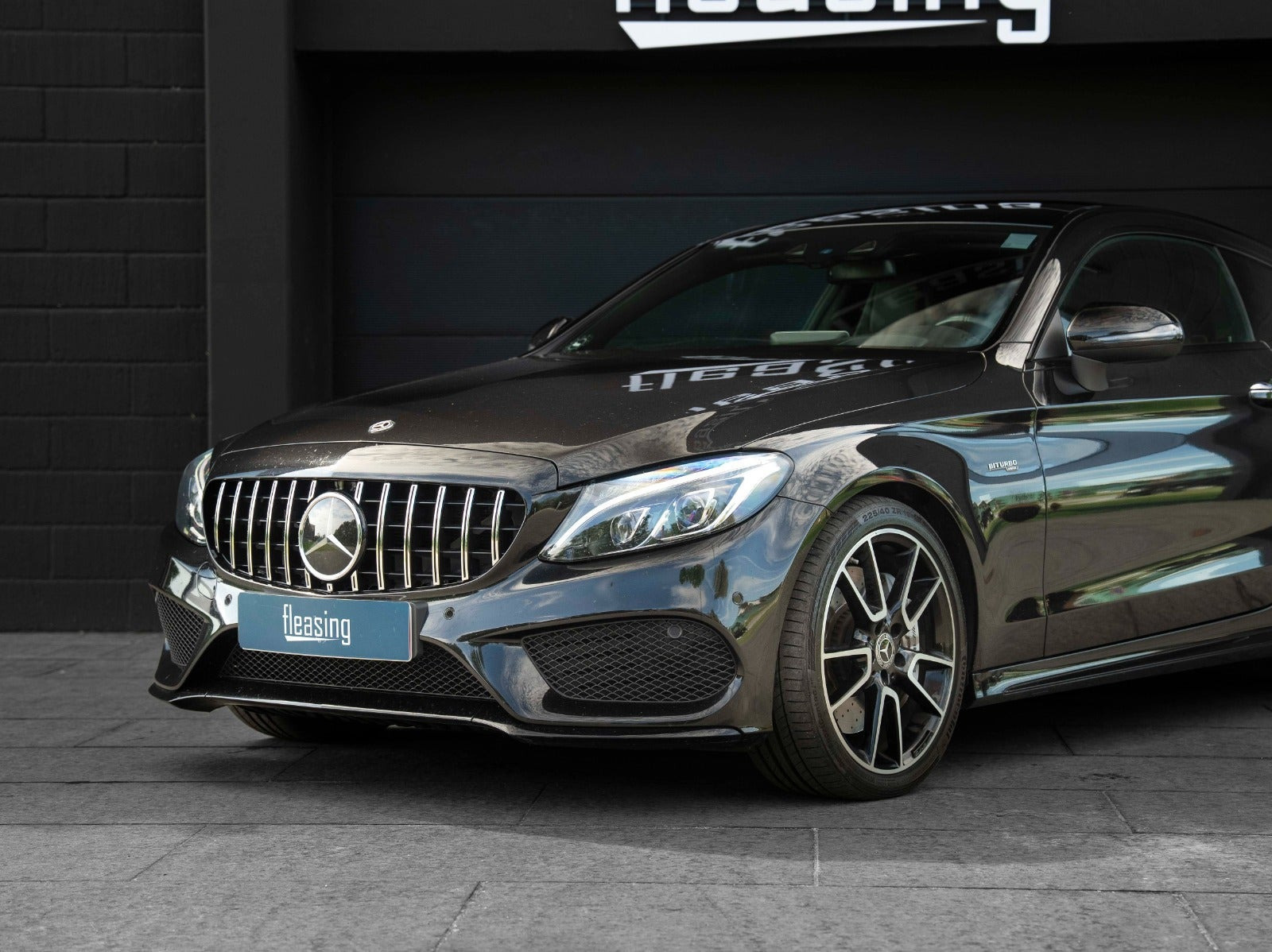 Sort Mercedes C43 fra 2018