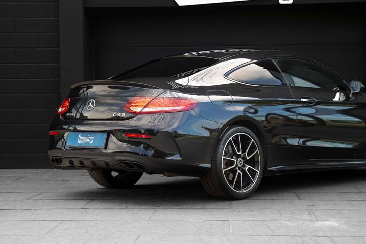 Sort Mercedes C43 fra 2018